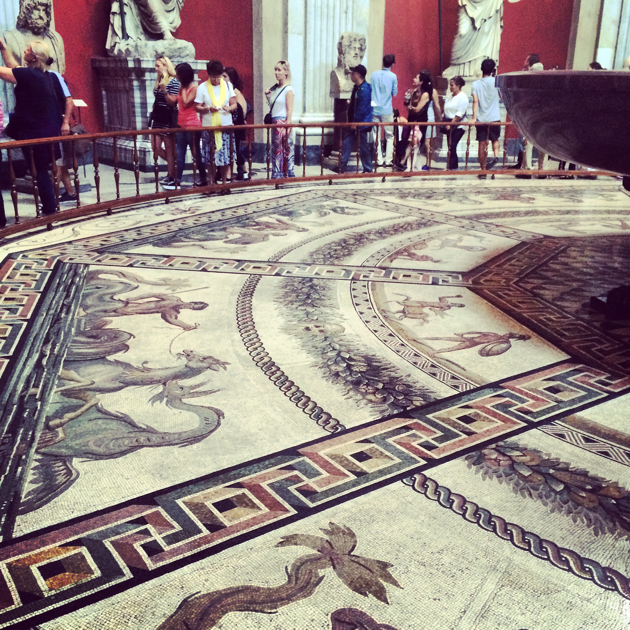 Sala della Rotondo & its Roman mosaic floor : Vatican Museum